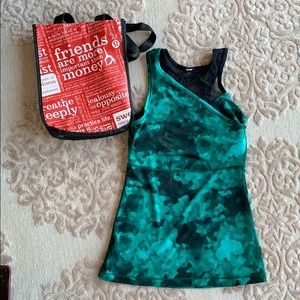 Beautiful LuluLemon Top with Lace Details size 4